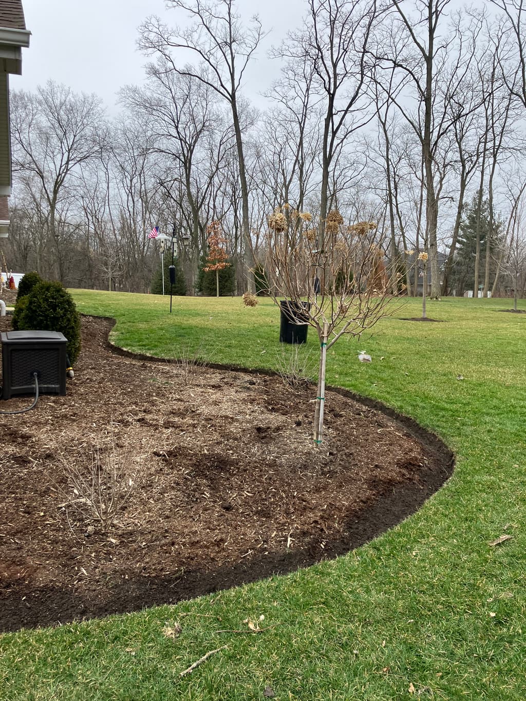 Spring landscape cleanup services in Clarendon Hills, IL